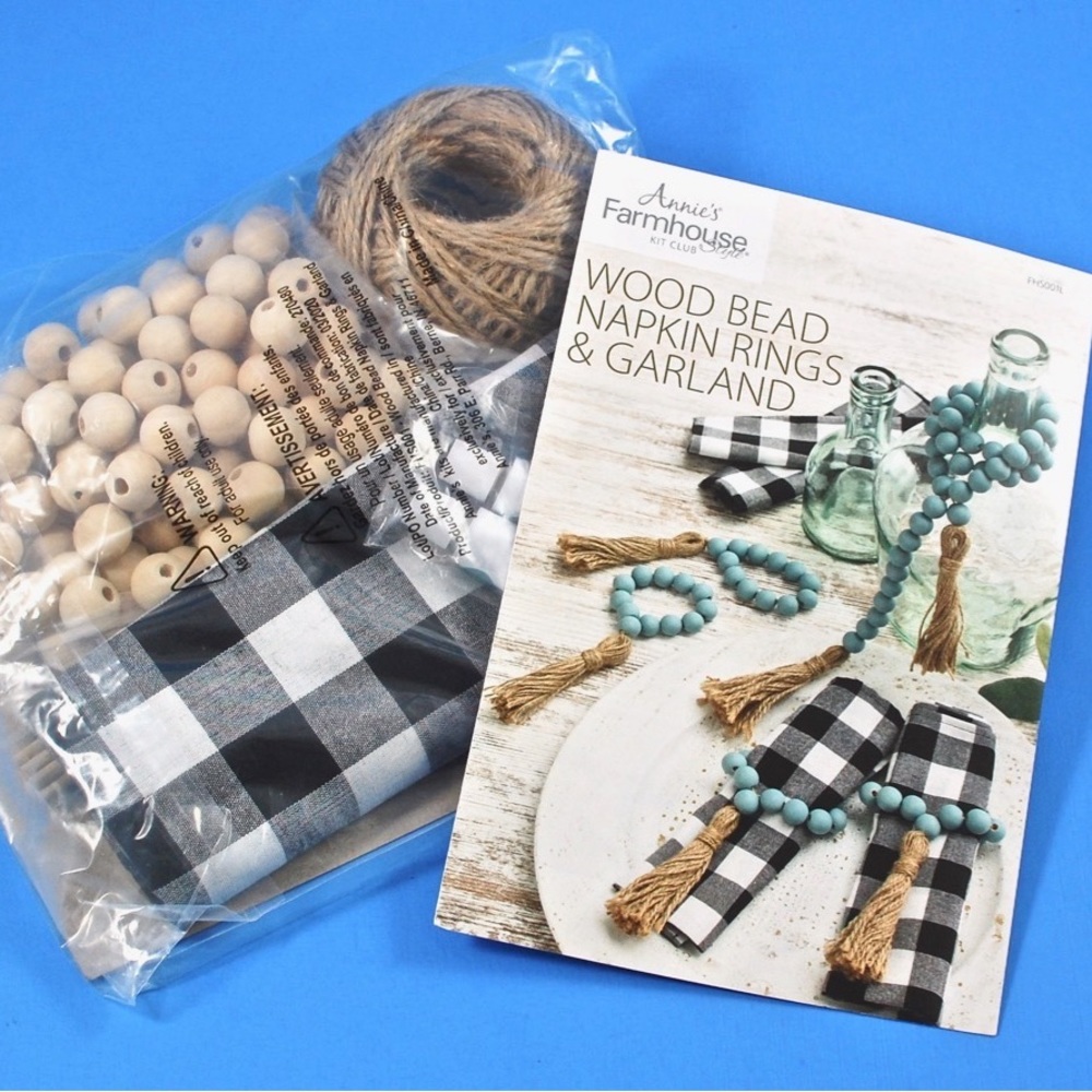 Annie’s Creative Woman Farmhouse Napkin Rings & Garland Craft Kit NWT